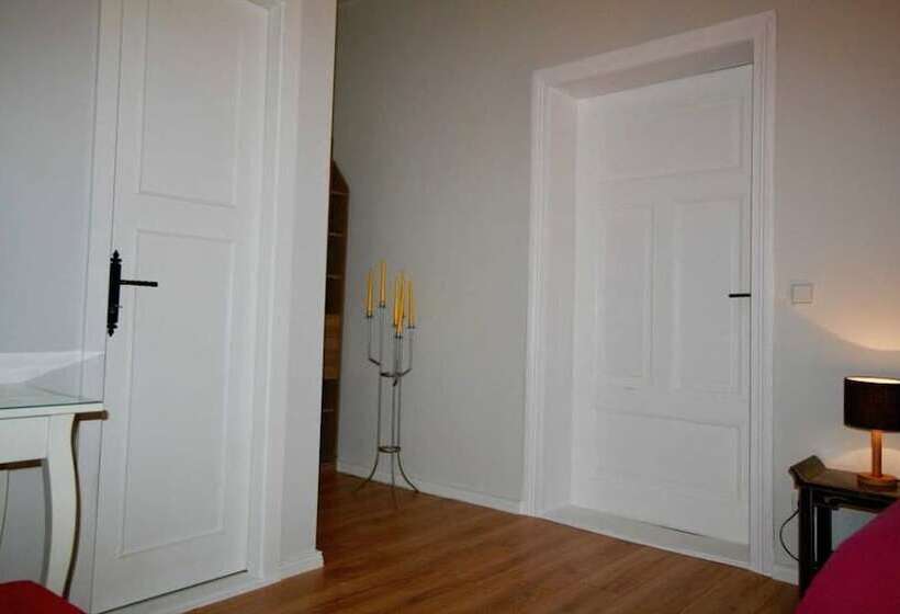 Отель Cour De Berlin