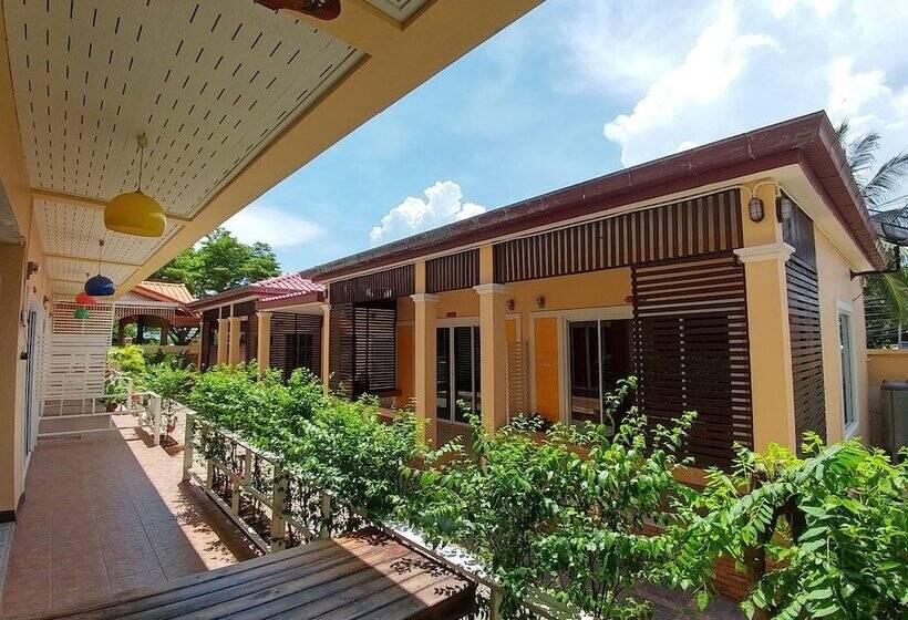 ホテル Rang Noknoy Resort At Kohlarn