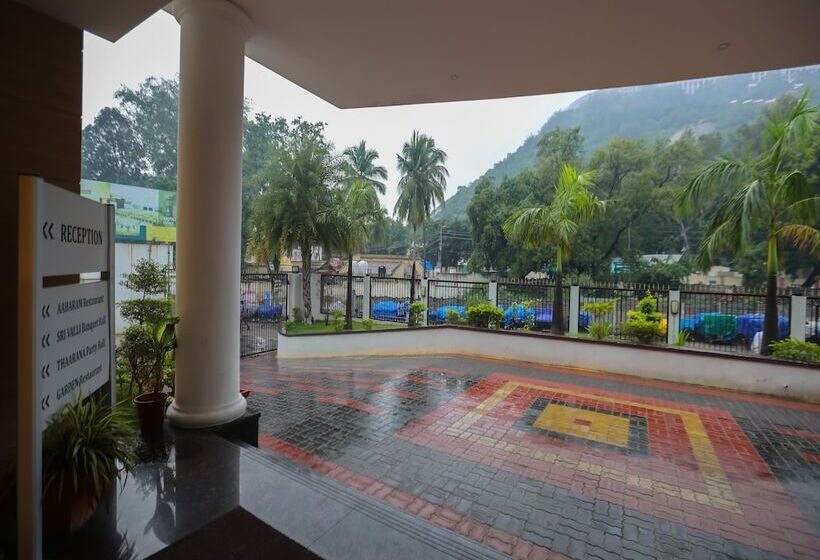 ホテル Ganpat Grand, Palani