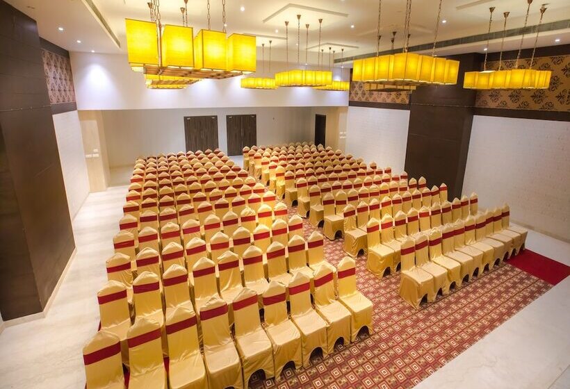 ホテル Ganpat Grand, Palani