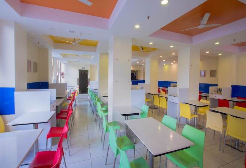 ホテル Ganpat Grand, Palani