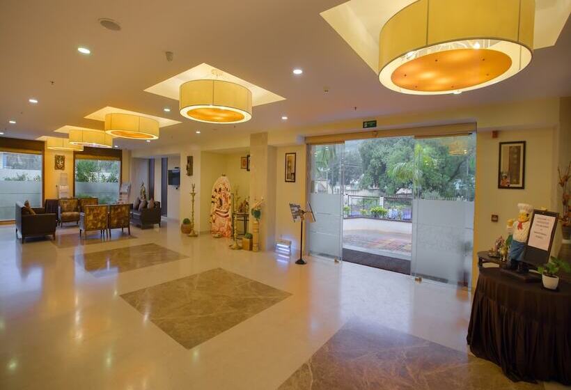 ホテル Ganpat Grand, Palani