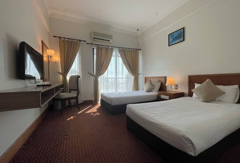 ホテル Putra Brasmana