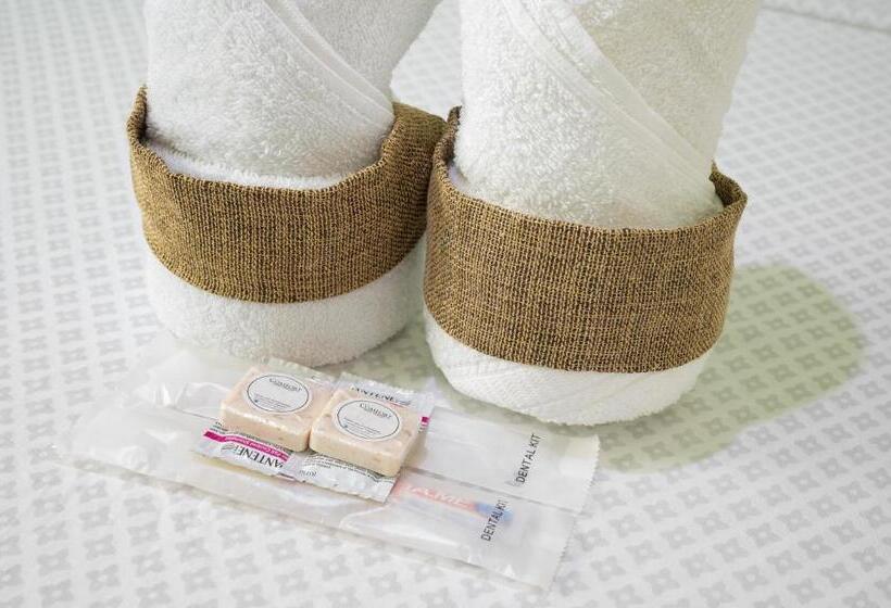 هتل Shorebreak Boracay Resort