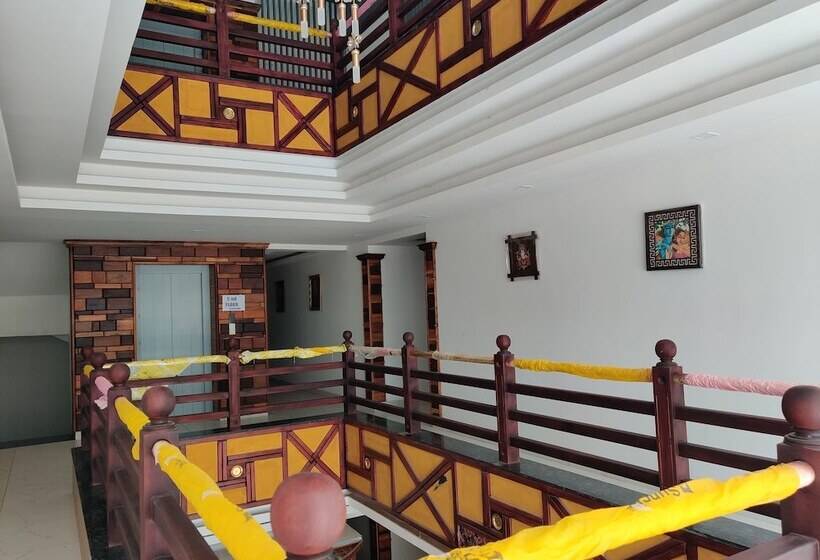 ホテル Velan Temple View