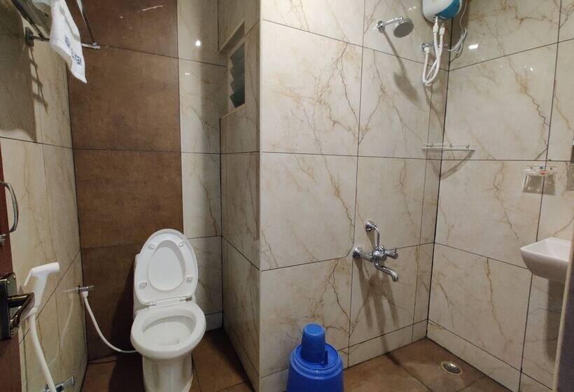 ホテル Velan Temple View