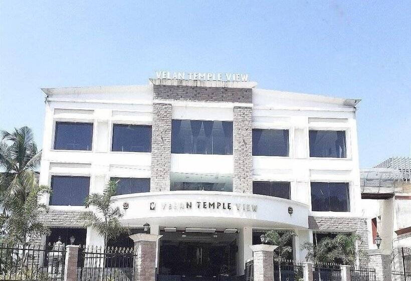 ホテル Velan Temple View
