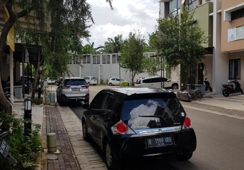 호텔 Aloha Guest House 1 Male Only