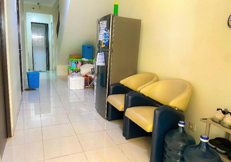 호텔 Aloha Guest House 1 Male Only