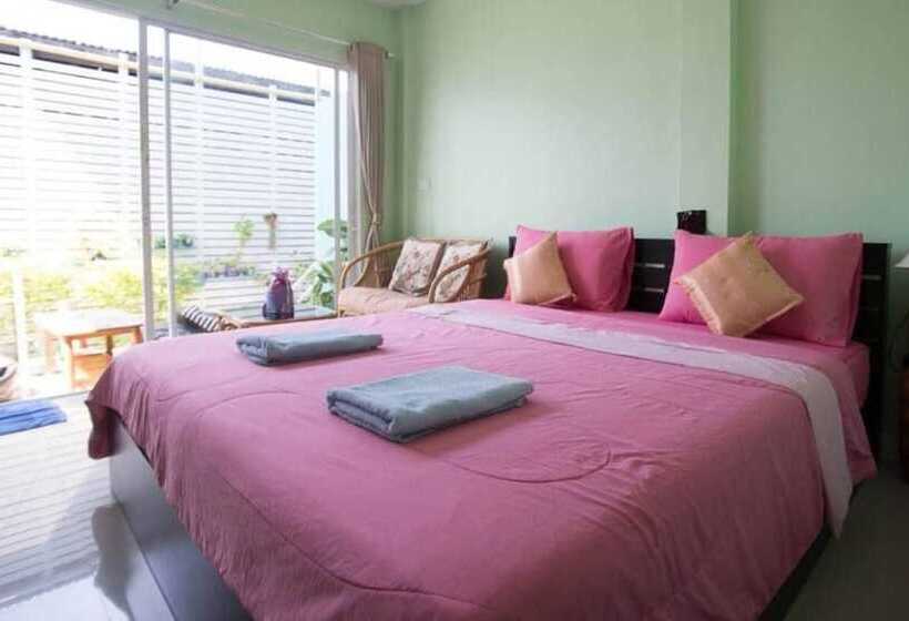 호텔 Baan Sai Thong