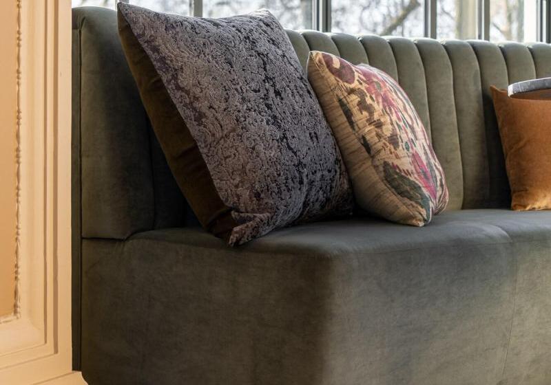 בית מלון כפרי Botaniq Castle Of Tura