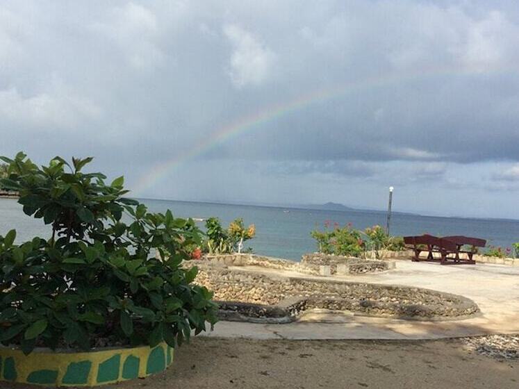 호텔 Camotes Flying Fish Resort