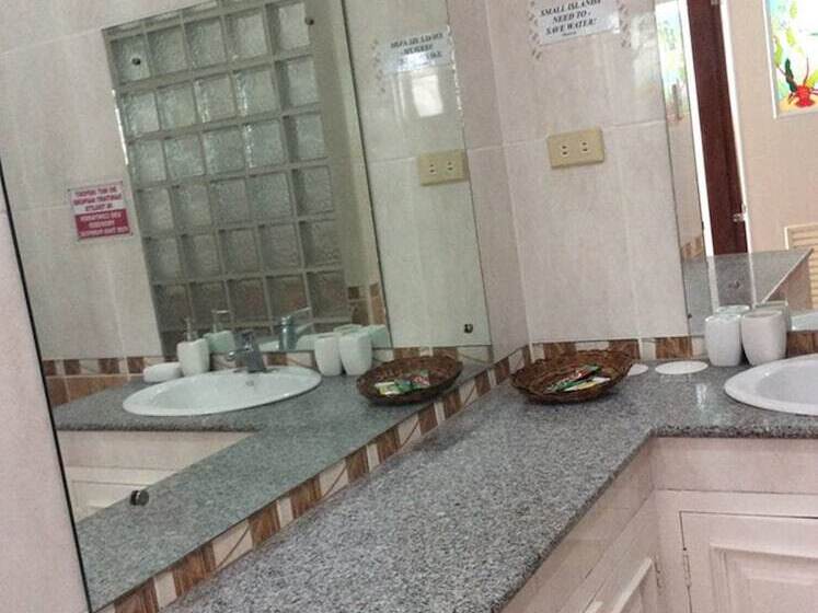 호텔 Camotes Flying Fish Resort