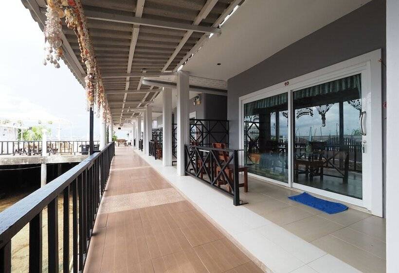 호텔 Chidlom Resort By Oyo Rooms