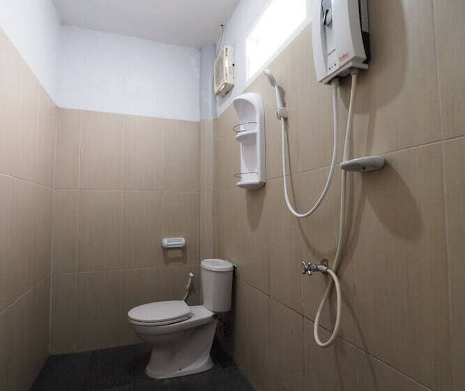 호텔 Chidlom Resort By Oyo Rooms