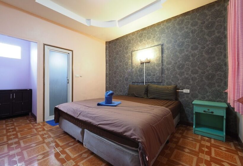 호텔 Chidlom Resort By Oyo Rooms