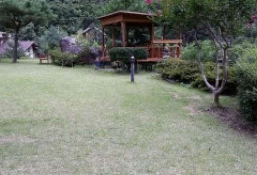 בית מלון כפרי Gangneung Yeon House Pension