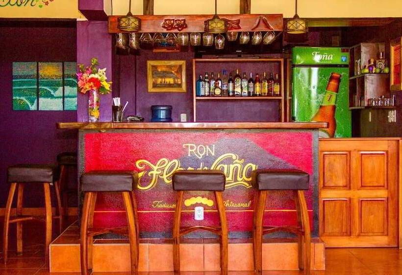 酒店 La Jolla De Guasacate