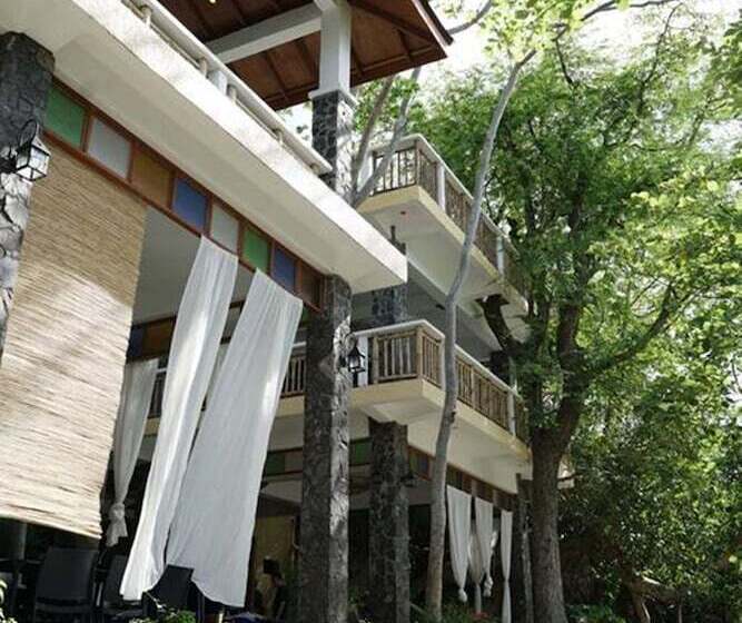 בית מלון כפרי La Luz Beach Resort