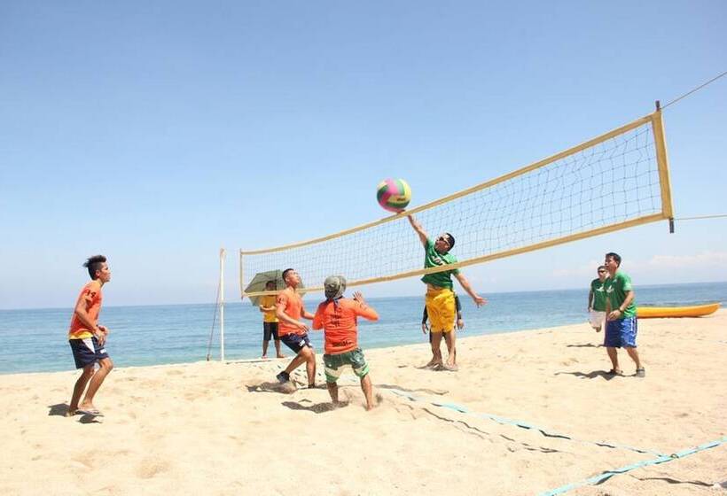 בית מלון כפרי La Luz Beach Resort