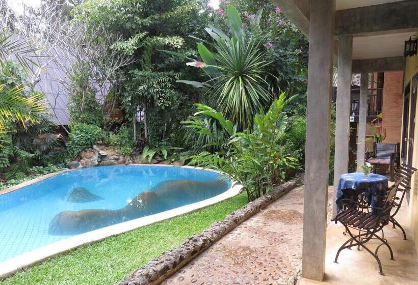 Hotel Little Eden Guesthouse