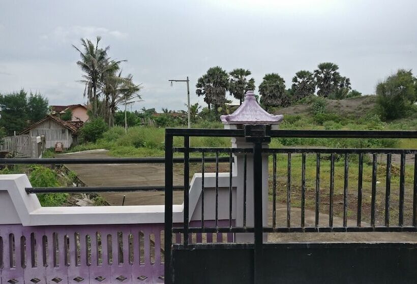 בית מלון כפרי Losmen Tut Wuri 2