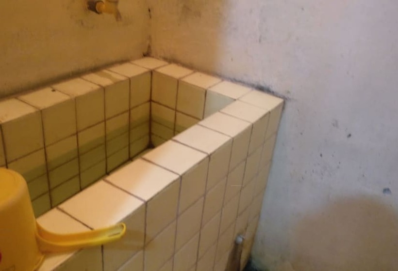 בית מלון כפרי Losmen Tut Wuri 2