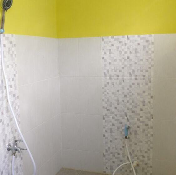 בית מלון כפרי Losmen Tut Wuri 2