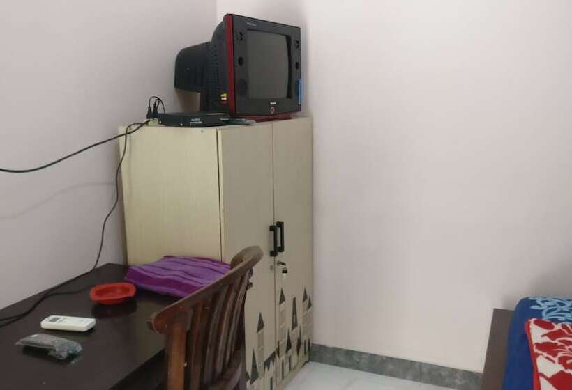 בית מלון כפרי Losmen Tut Wuri 2