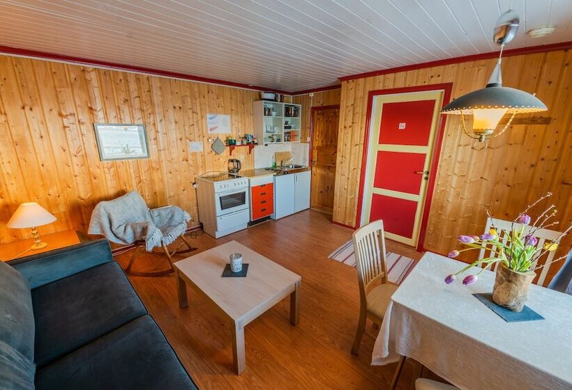 בית מלון כפרי Lydersen Rorbuer Hostel And Apartments Kvalvika And Rytten