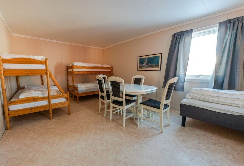 Отель Lydersen Rorbuer Hostel And Apartments Kvalvika And Rytten