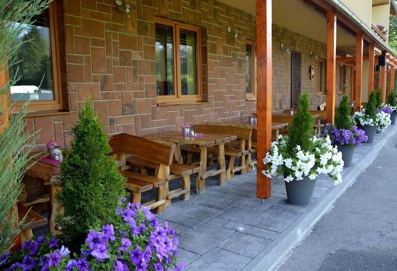 فندق Penzion Larion