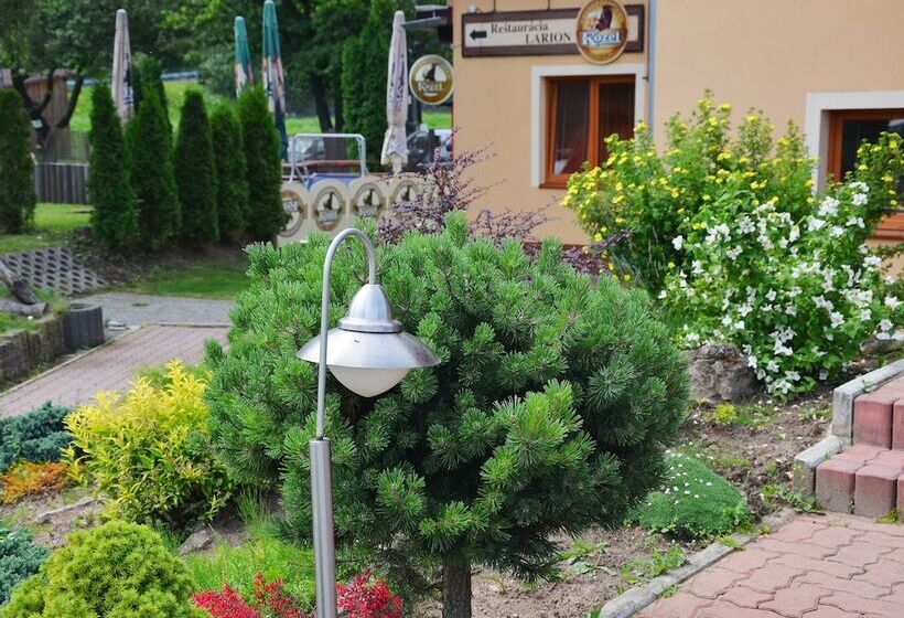 فندق Penzion Larion