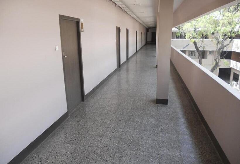 فندق Sownthariyam