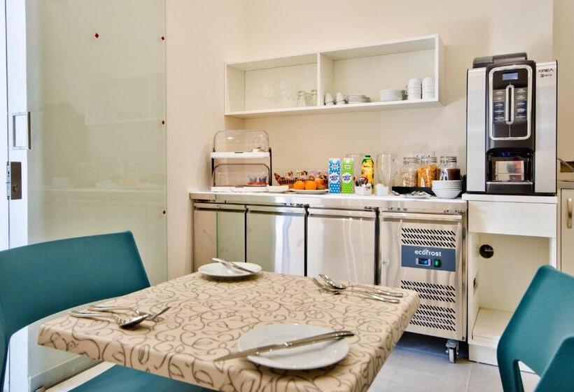 هتل The Suites – Piazza Kirkop