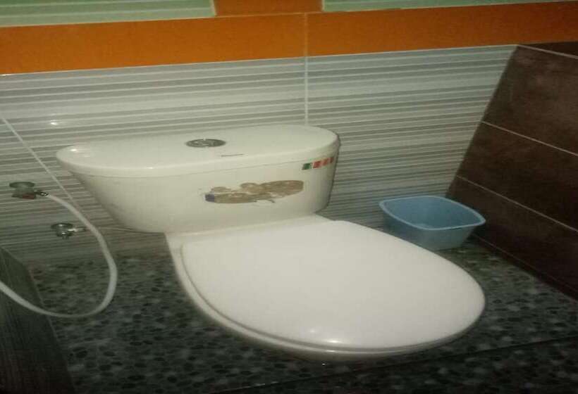 בית מלון כפרי Villa Karsinem Pasuruan By Oyo Rooms