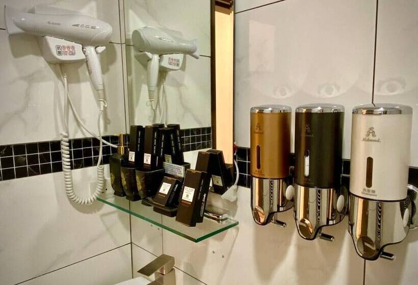 هتل Flower's Home