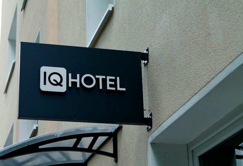 Отель Iq