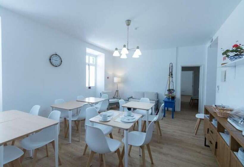Отель Lagoa Hostel & Suites