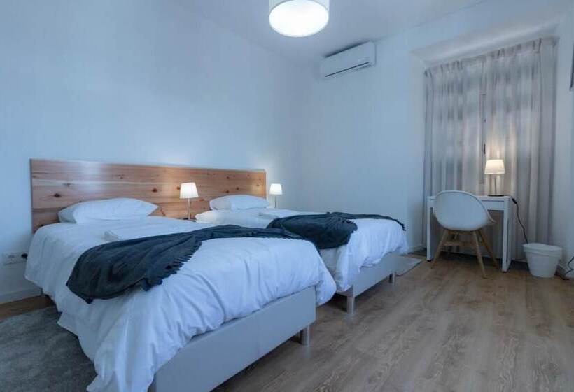 Отель Lagoa Hostel & Suites