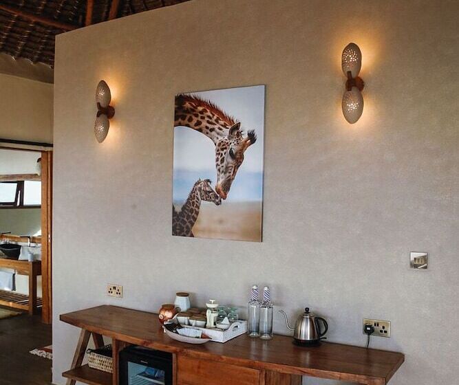 Hotel Lions Bluff Lodge