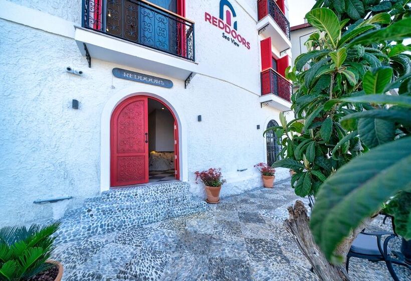 Отель Reddoors Suites Sea View