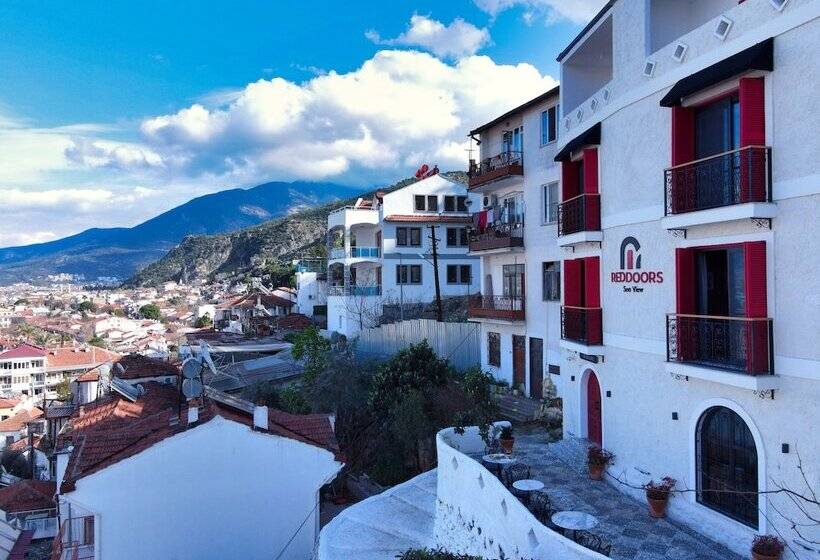 Отель Reddoors Suites Sea View