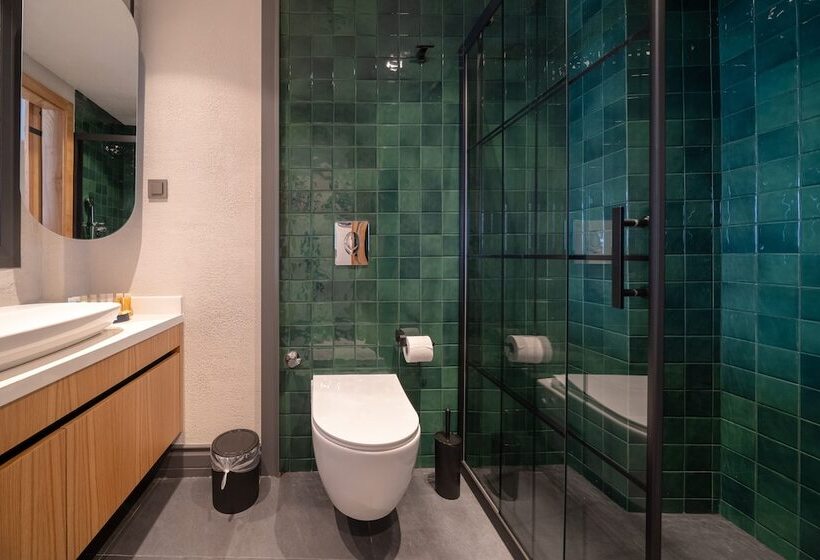 Отель Reddoors Suites Sea View