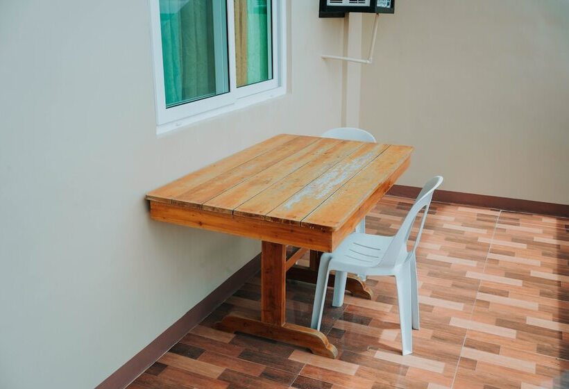 호텔 Reddoorz @ 4ks Pension House Bogo City Cebu