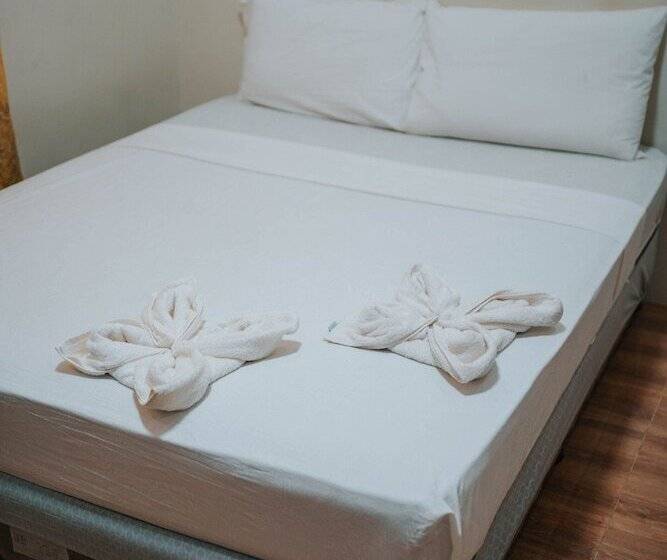 호텔 Reddoorz @ 4ks Pension House Bogo City Cebu