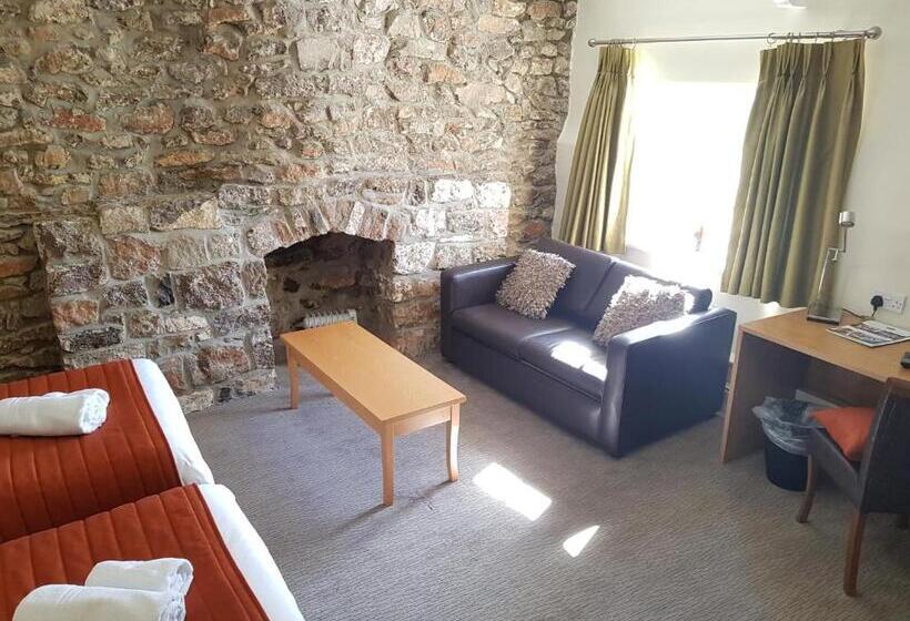 בית מלון כפרי Rose And Crown