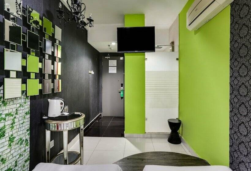 Spot On 89901 Hotel Ship Arm