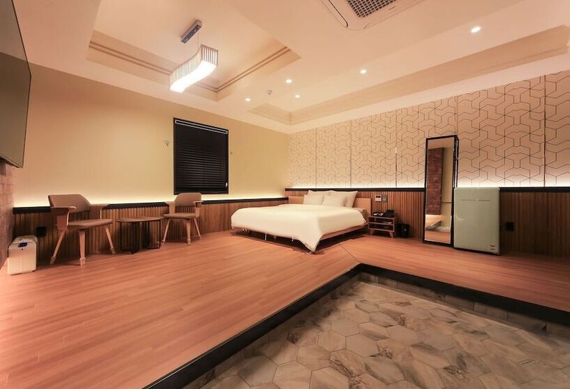 בית מלון כפרי Ulsan Jinjangdong Samsungjang