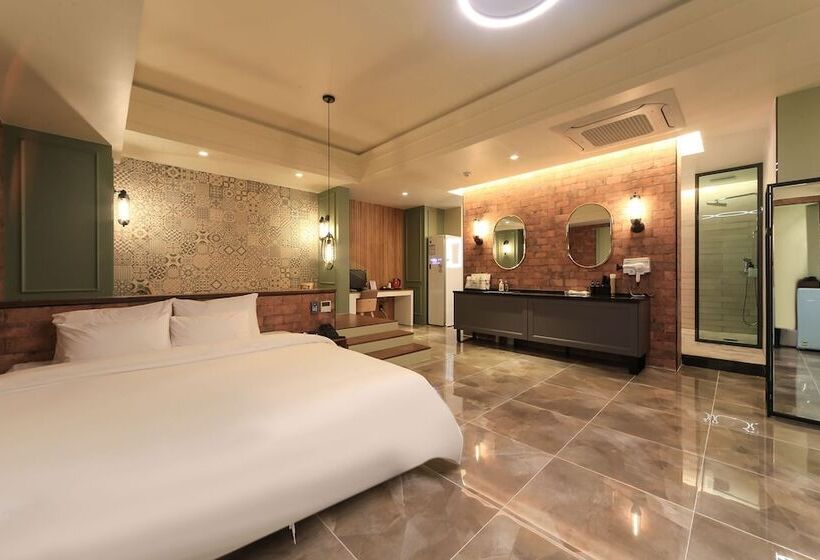 בית מלון כפרי Ulsan Jinjangdong Samsungjang